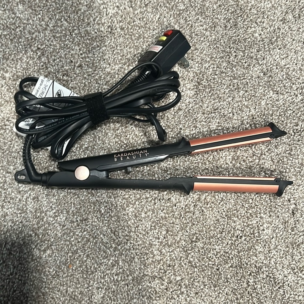 Kardashian Beauty 2 in 1 curling iron/flattener